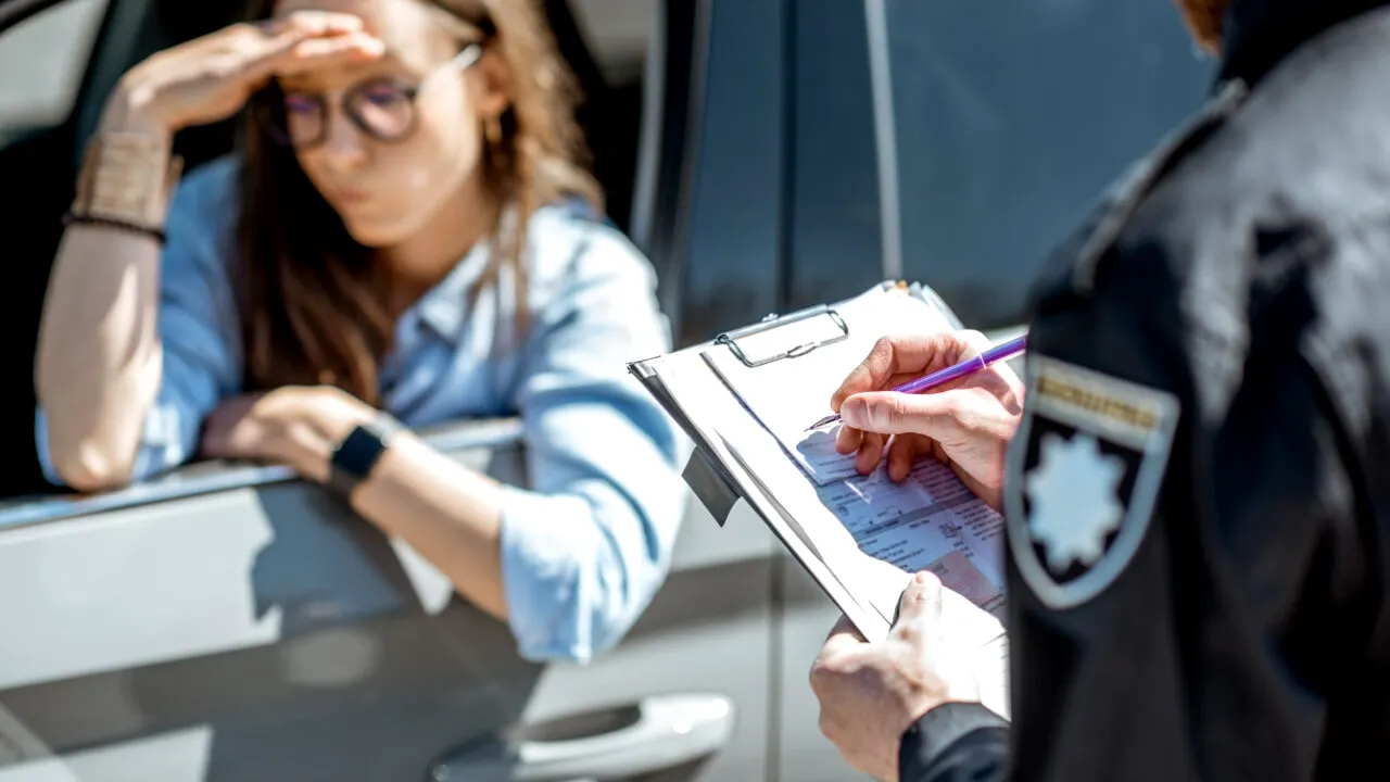 Când poți primi amendă pentru muzică dată tare, evacuări sport și „claxoane de nuntă”