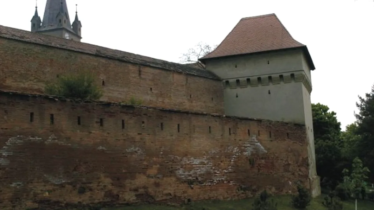 Unele monumente istorice din proprietatea statului ar putea deveni spații pentru cazare și masă