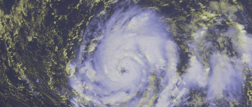 Uraganul Ophelia ar putea ajunge luni în Europa. Țările unde va lovi au intrat deja în alertă