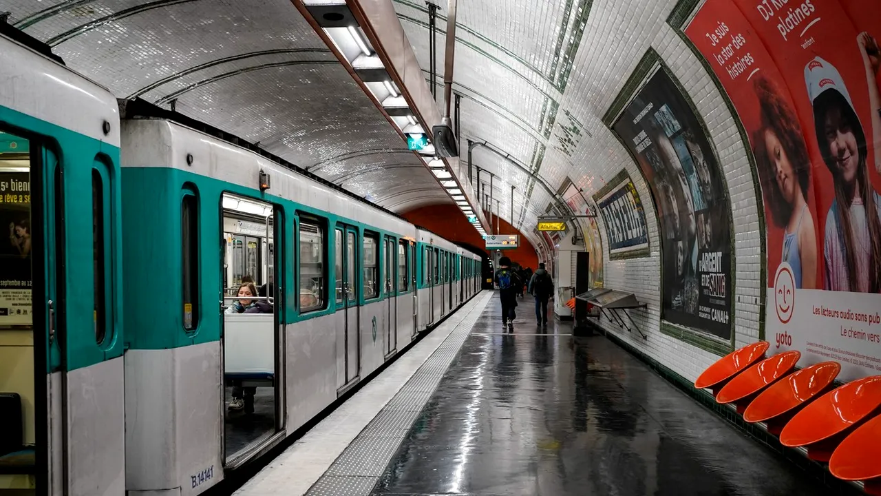 Un rabin, atacat de un adolescent la o staţie de metrou din centrul Parisului