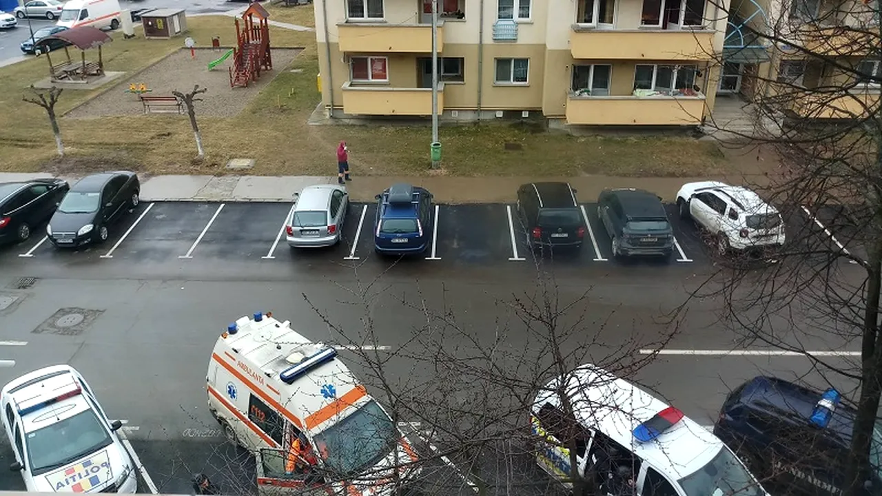 Soţia bărbatului care a sechestrat şi ucis doi muncitori într-un apartament din Oneşti, reţinută pentru complicitate. Operațiunea eșuată de salvare, verificată de adjunctul Poliției Române