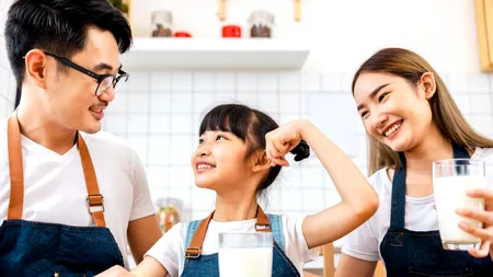 Un medic nutriționist recomandă să nu mai consumăm laptele pasteurizat ce poate provoca FLATULENȚE și BALONARE