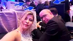 Moment controversat în sala unde a avut loc atacul armat asupra lui Trump. Ambasadoarea Ucrainei pare ca a recreat scena atacului, doar pentru a-și face un selfie. Sta pe jos, în timp ce toți ceilalți invitați stau pe scaune