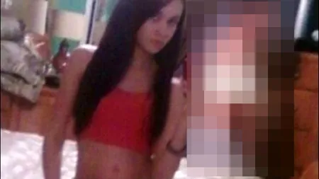 GALERIE FOTO. Au vrut să pozeze provocator, dar au ajuns să se pună în situații jenante