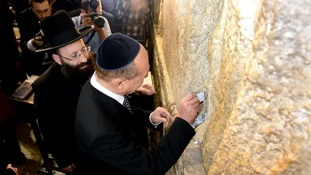 Confesiunile lui Băsescu, la Tel Aviv. „Ce m-am rugat la Zidul Plângerii în 2009 s-a împlinit. Ce alertă va fi acasă dacă se împlinește și acum!
