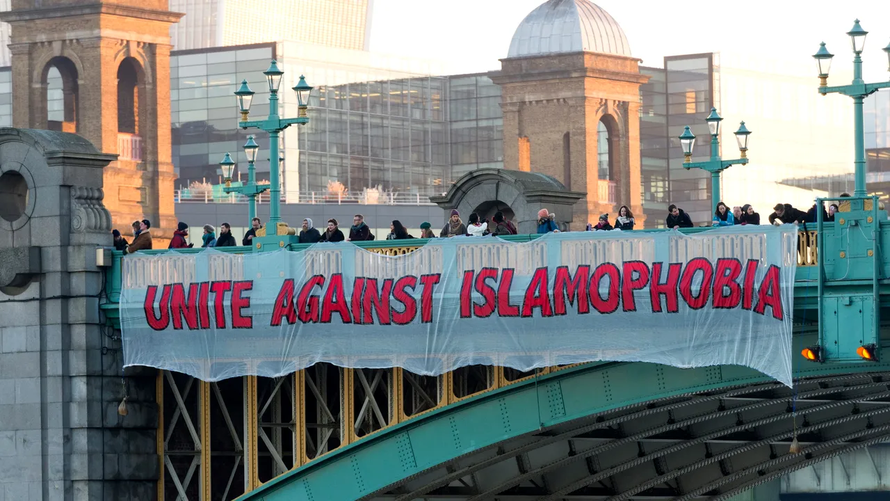 Peste 1,3 milioane de britanici au semnat că nu-l vor pe Trump la Londra. Petiția ar putea fi dezbătută în Parlament