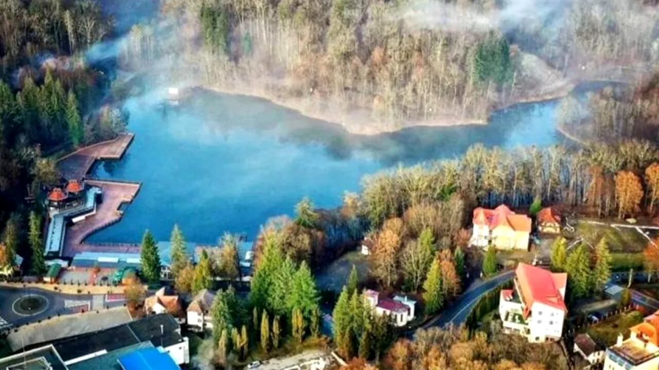 Stațiunea din România unică în lume. Turiștii străini dau năvală în fiecare an