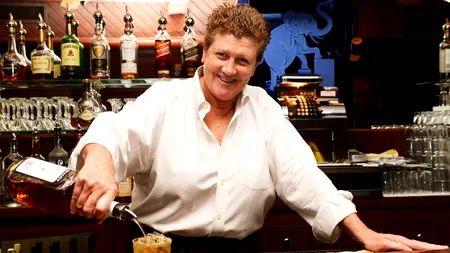 Această barmaniță l-a servit zi de zi pe un colecționar de artă. Ce i-a lăsat acesta prin testament: „Nu mi-a venit să cred