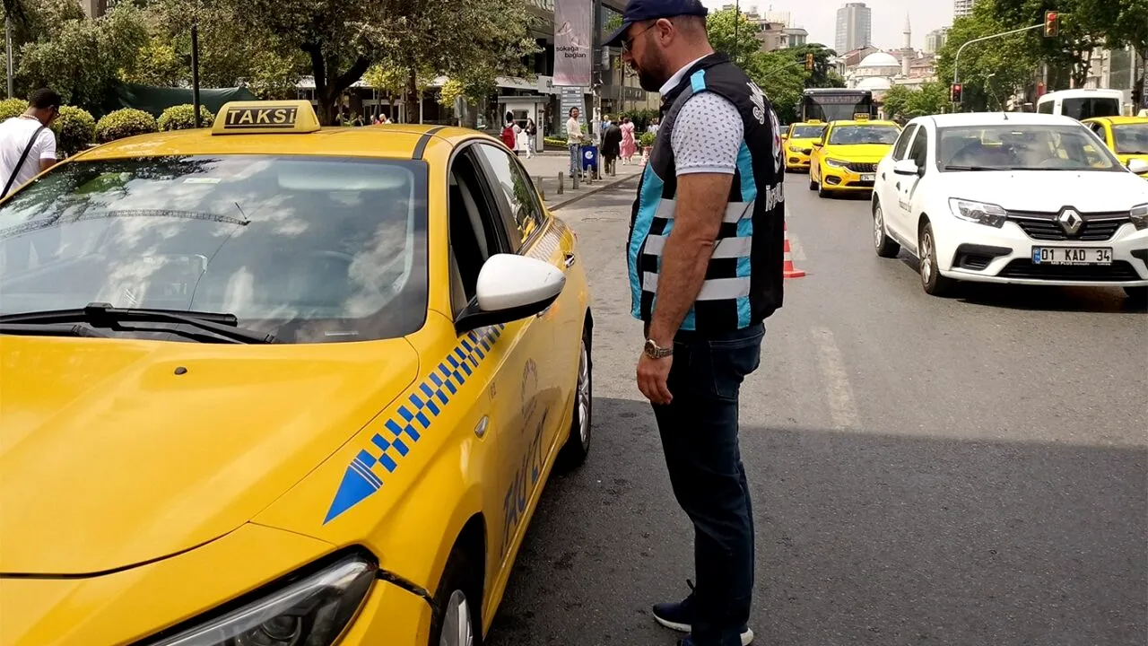 Anunțat telefonic de logodnica lui că s-a îndrăgostit de un coleg, un tânăr a luat taxiul din România în Austria. Ce a urmat când a ajuns acolo