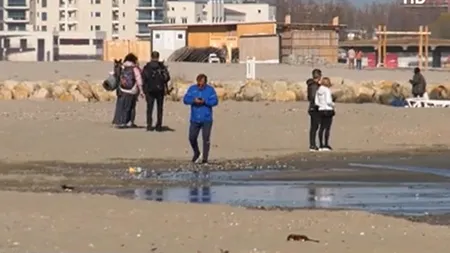 Vreme de vară la mare, în noiembrie. Atmosferă de vacanță pentru turiști