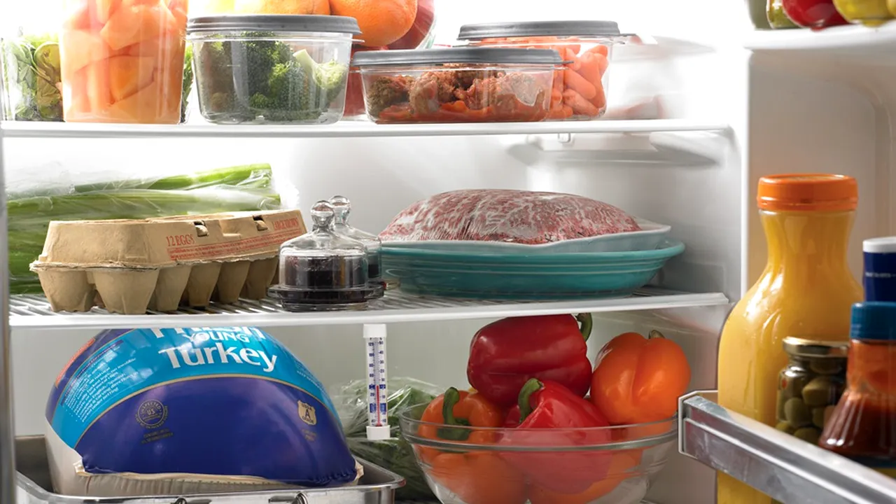 Cele 2 alimente care rezistă 12 luni în frigider. Puțini români știau acest lucru