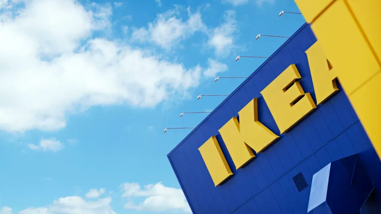 IKEA respinge ferm raportul Greenpeace în care este acuzată că folosește pentru mobila fabricată sub brandul ei lemn din pădurile naturale din România