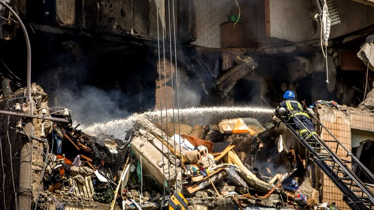 LIVE UPDATE | Războiul din Ucraina, ziua 524: 6 morți și peste 80 de răniți în urma atacului rusesc cu rachete de la Krivoy Rog