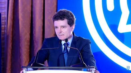 Președintele inventează un „centru de comandă” care să monitorizeze informațiile, Moșteanu cerea 