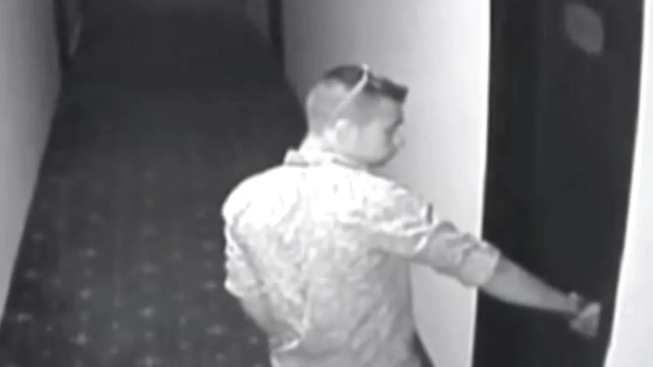 Ce a făcut acest turist când credea că nu îl vede nimeni. Imaginile au ajuns la Poliție și pe Internet