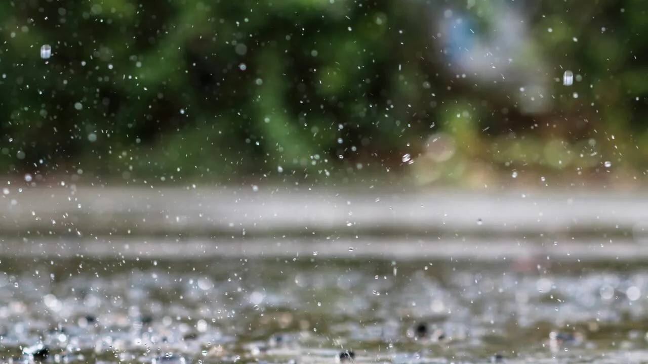 Vremea extremelor! Cod galben de furtuni şi ploi torenţiale în mai multe județe din România