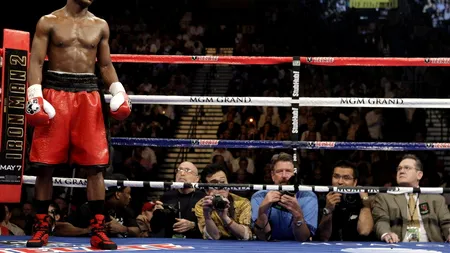 Răsturnare de situație: Mayweather a pierdut centura WBO, după meciul cu Pacquiao