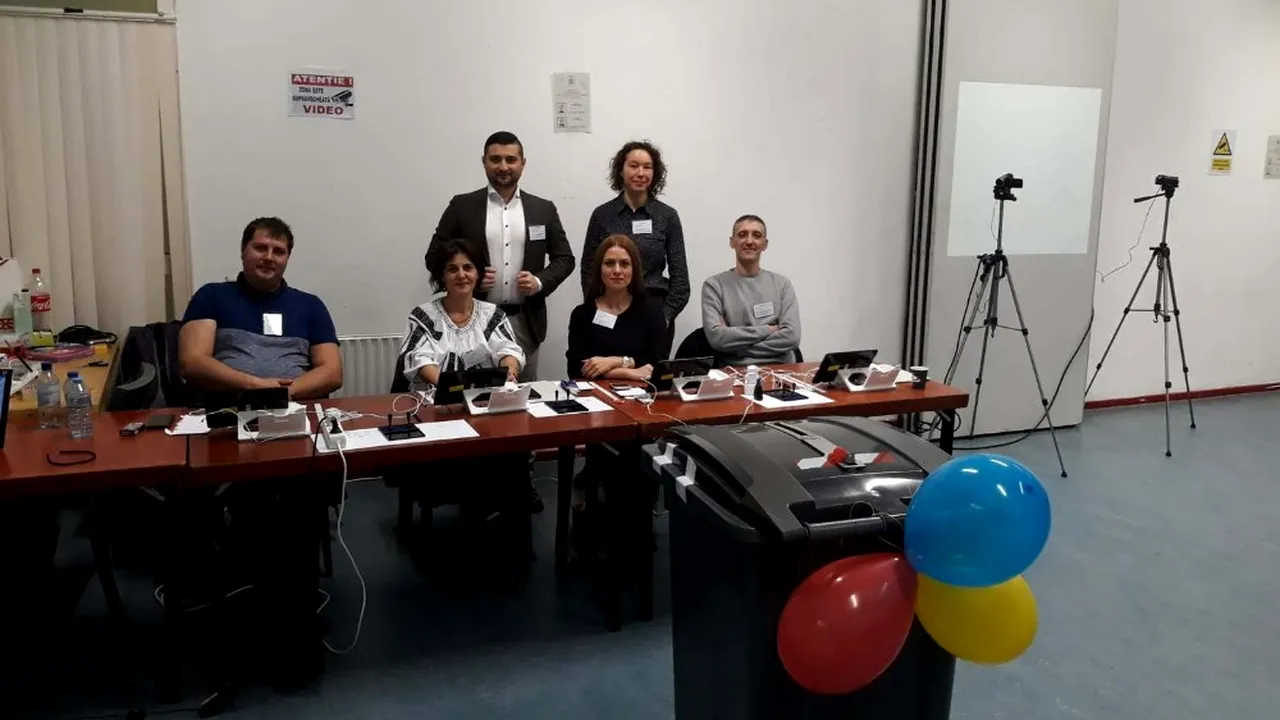 În secțiile de votare din Olanda au fost amplasate tomberoane decorate în culorile tricolorului