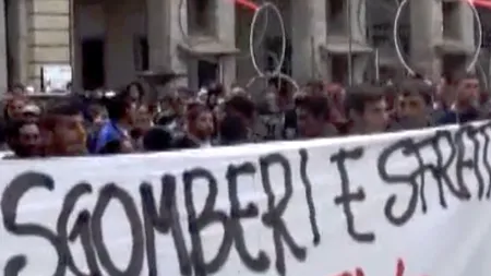 Ce au pățit 150 de romi care cereau locuințe gratuite în fața primăriei din Torino