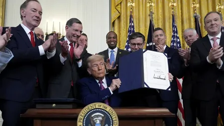 Trump îi cere din nou lui Powell să RELAXEZE politica monetară /„Avem un individ care ne spune: nu văd suficiente motive să reduc dobânzile”