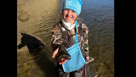 Un copil a găsit pe o plajă din SUA un dinte de rechin dispărut acum 3,5 milioane de ani: „O descoperire unică în viață”