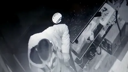 Suspectul jafului de la o sală de jocuri de noroc din Caracal, dat în urmărire națională