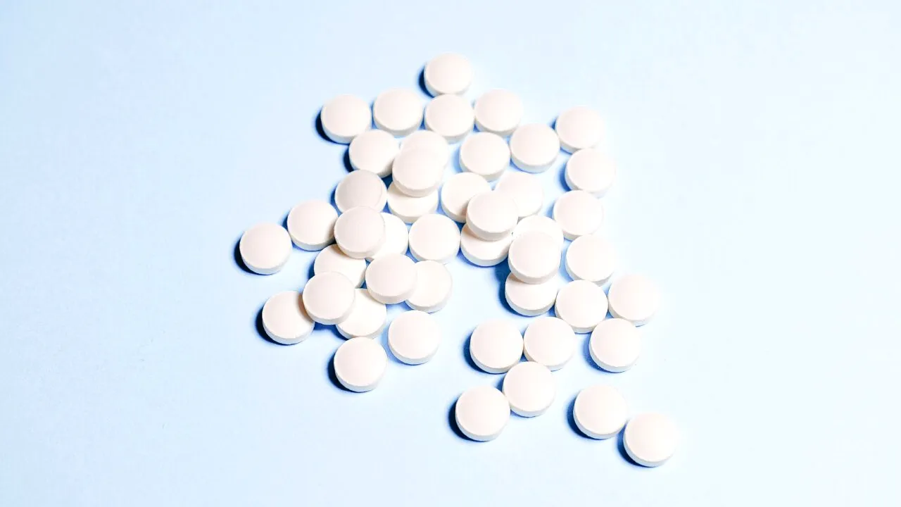 Pune o aspirină în mașina de spălat și viața ta se va schimba complet!