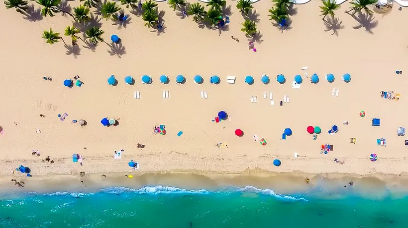 Un tată a înălțat o dronă pentru a-și fotografia copiii aflați pe plajă. La scurt timp după aceea a avut parte de un moment de infarct: „A fost un moment de la Dumnezeu - FOTO