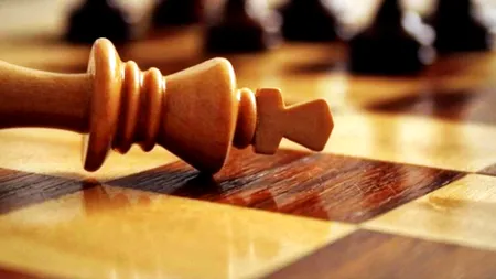 8 ȘTIRI DE LA ORA 8. Încep negocierile pentru formarea Guvernului! PNL, USR PLUS și UDMR, reuniune de Vila Lac