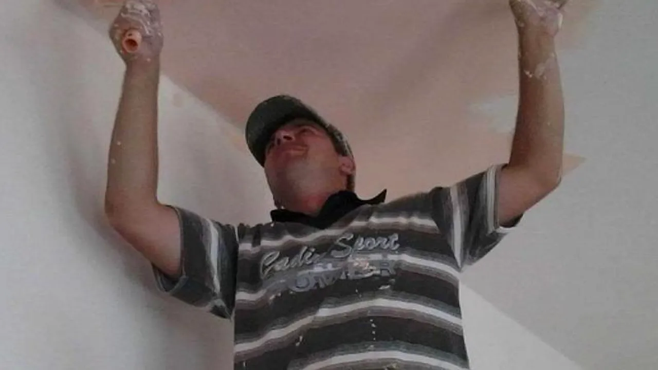 Cât câștigă un zugrav în România, acum, în ianuarie 2024. Salariile sunt ca în IT