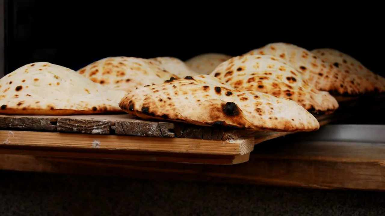 REȚETĂ pe timp de criză. Lipia fără drojdie