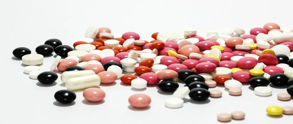 COVID-19 | Mesajul Comisiei Europene cu privire la interdicțiile impuse exporturilor de medicamente. Asociațiile spun că termenele de valabilitate ale acestor medicamente se reduc