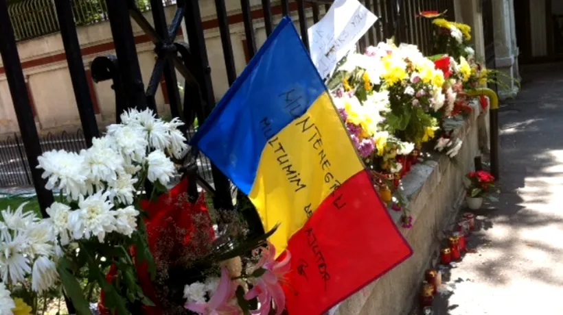 Românii au adus flori și mesaje de mulțumire la Ambasada Serbiei din București. FOTO EXCLUSIV
