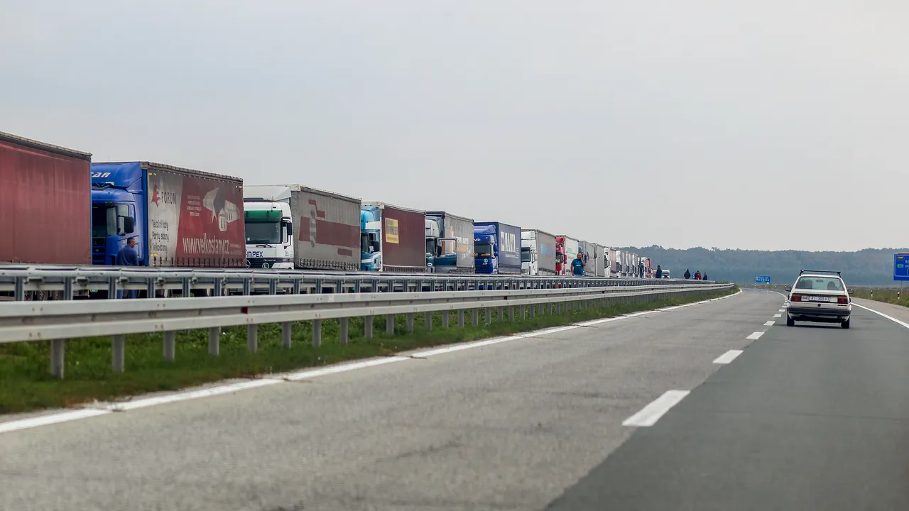 Transportatorii cer europarlamentarilor SĂ RESPINGĂ Pachetul Mobilitate 1