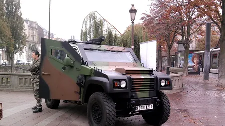 Un important punct turistic din Franța a fost evacuat după ce un bărbat a amenințat mai mulți polițiști