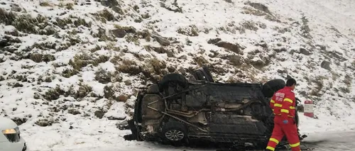 Accident grav pe Transfăgărășan: Patru tineri s-au prăbușit cu mașina de la o înălțime de 40 de metri - FOTO / VIDEO