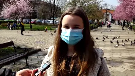 Cum a reacționat o adolescentă de 16 ani, când a găsit un portofel cu bani și acte într-o stație de autobuz din Bistrița