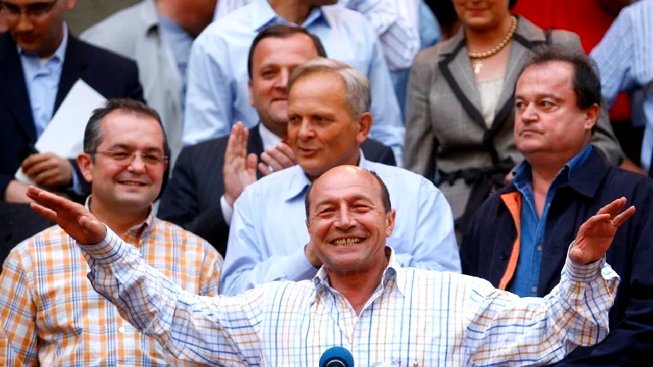 Filialele PDL evaluate în funcție de prestația în campania pentru referendum. Conducerea partidului, trimisă să-l apere la televizor pe Băsescu