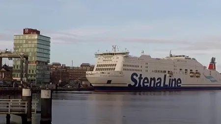 Un feribot cu 300 de persoane la bord a luat foc, în largul coastei suedeze