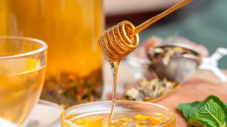 Mierea de albine din Bucovina are calități similare cu celebra miere de MANUKA. Ce spun specialiștii