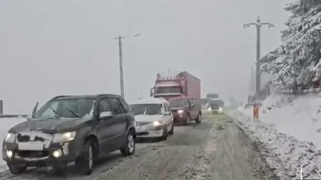 Circulație îngreunată pe mai multe drumuri de munte, din cauza NINSORILOR abundente. Ce zone sunt afectate