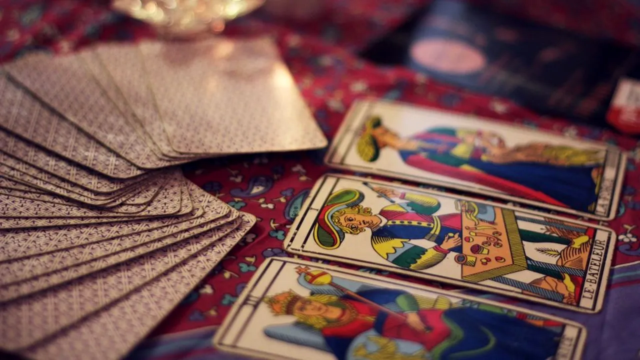 Horoscop tarot pentru miercuri, 19 februarie 2020. Berbecii trebuie să fie atenți la împrumuturi, Gemenii își asumă prea multe riscuri