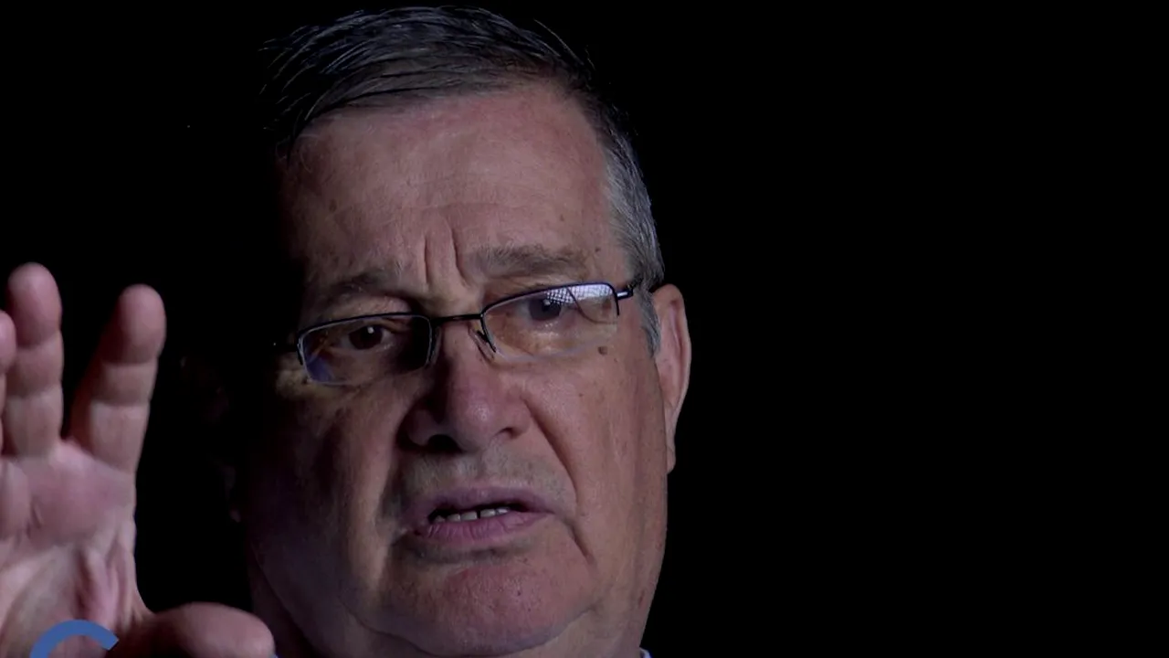 Tu știi de ce ne-am luat rația de libertate? Mircea Dinescu, hăituit de Securitate: În clipa aia am văzut pentru prima dată cum arată băieții de la filaj (Partea a II-a)