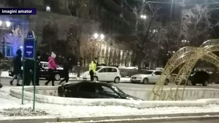 Doi șoferi au ajuns cu mașinile în fântânile arteziene din Piața Unirii!