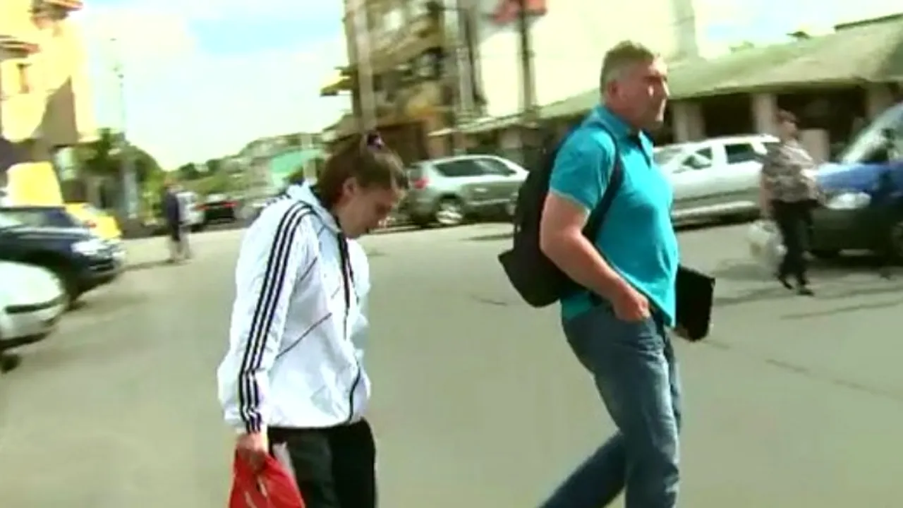 Ea este mama gemenelor abandonate într-o scară de bloc din București. Cum și-a motivat gestul