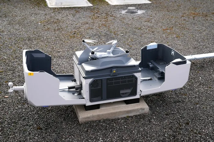 O dronă pe durata unei demonstrații a Poliției Metropolitane a fost testată cu succes pentru a oferi sprijin ofițerilor de poliție în cazuri de urgență 