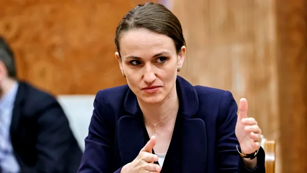 Oana Țoiu a felicitat-o pe viitoarea ministră de Externe din Ungaria pentru victoria de la parlamentare: „I-am adresat invitația de a vizita România”