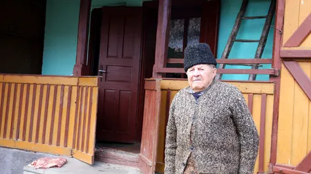 La 107 ani, Moș Augustin are un sfat și pentru politicieni, și pentru români. „E cel mai de preț drept pe care l-am primit la Revoluție