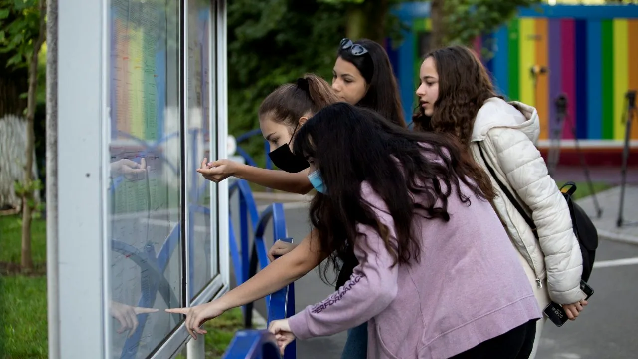 Admitere liceu 2021. Ce acte trebuie să depună elevii pentru înscrierea la liceu