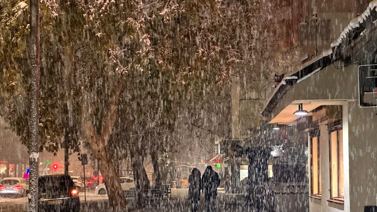 Prognoza ANM pentru 8 aprilie. Ninsori și temperaturi sub 0 grade în Capitală și în restul țării